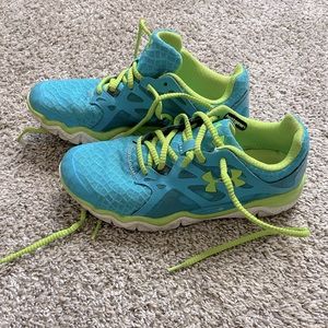 Under Armour womens tennis shoes, size 7, turquoise with lime green laces